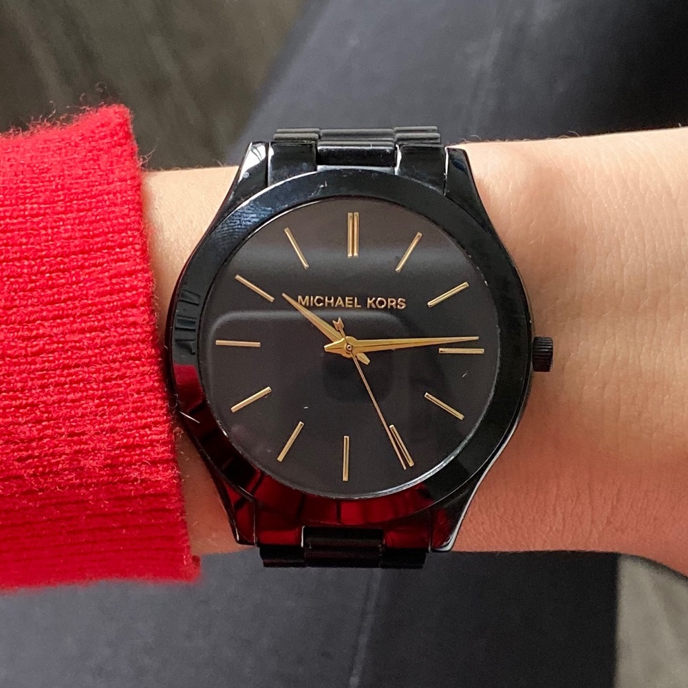 Mk 3221 Michael kors black and gold watch